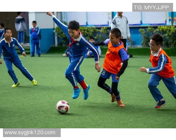 新晋球星崛起引领足球新时代年轻力量激荡赛场